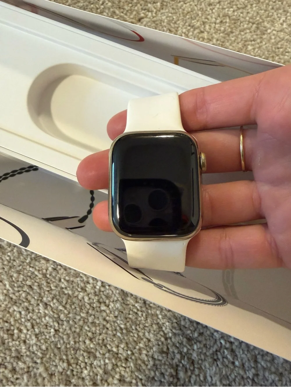 Apple Watch Series 8 41mm Gold Titanium